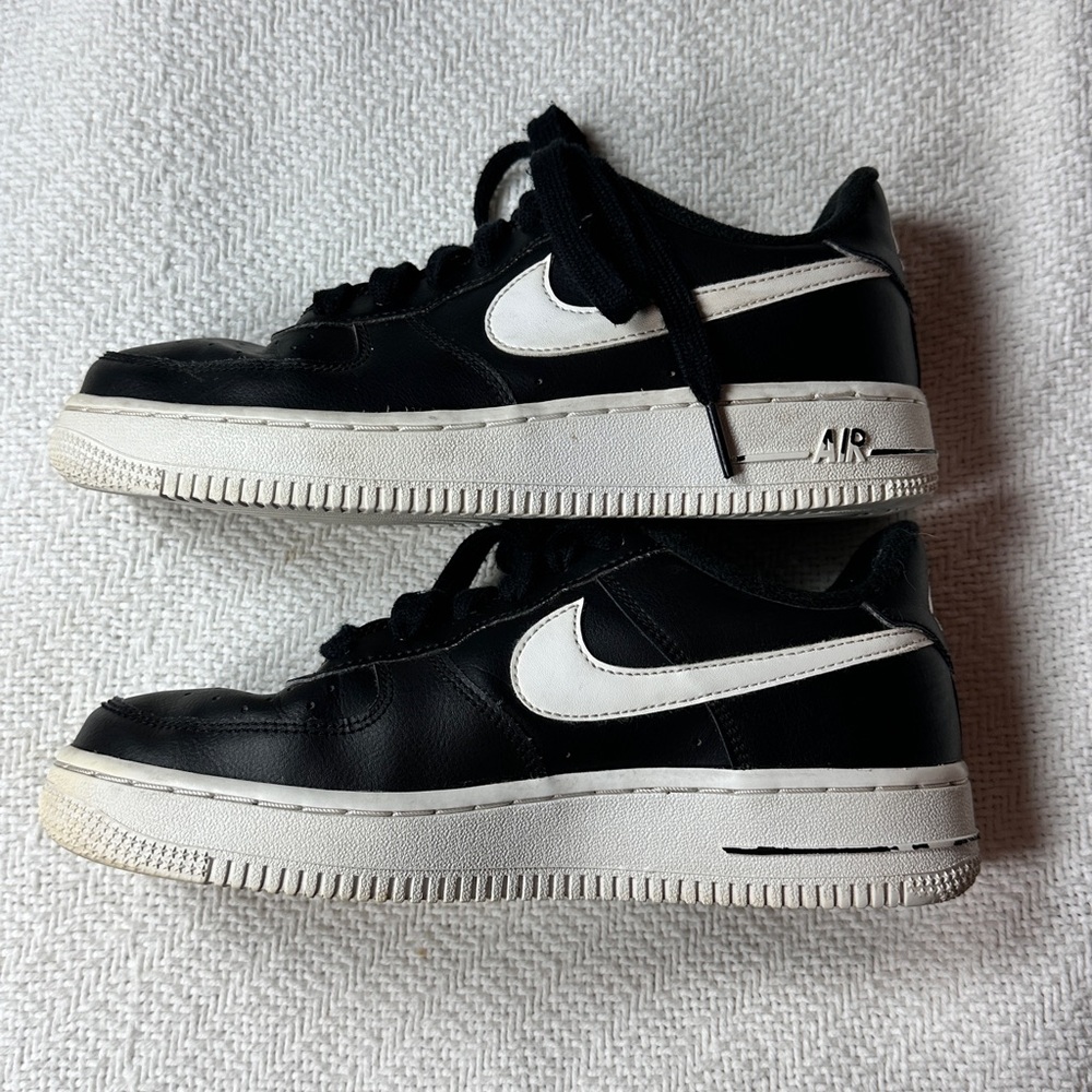 NIKE AIR FORCE 1 Low GS Black White Leather Sneakers Y-5 W-6.5 M-5